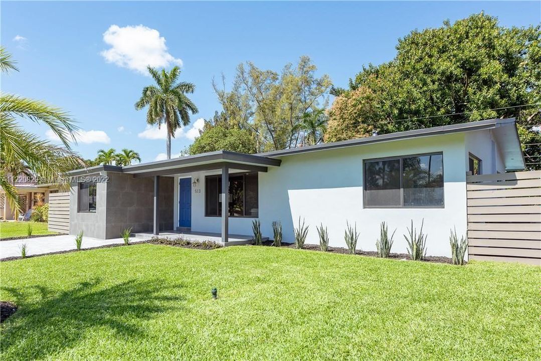 Recently Sold: $850,000 (3 beds, 2 baths, 1325 Square Feet)