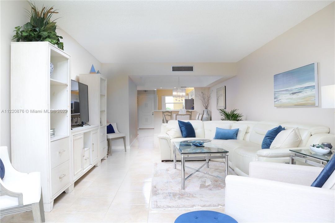 Recently Sold: $280,000 (2 beds, 2 baths, 1300 Square Feet)