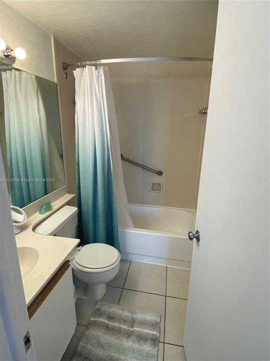 最近租的: $2,000 (1 贝兹, 1 浴室, 518 平方英尺)