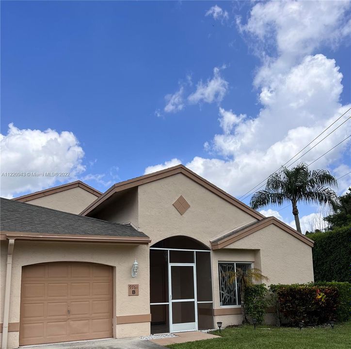 Recently Sold: $474,999 (3 beds, 2 baths, 1566 Square Feet)