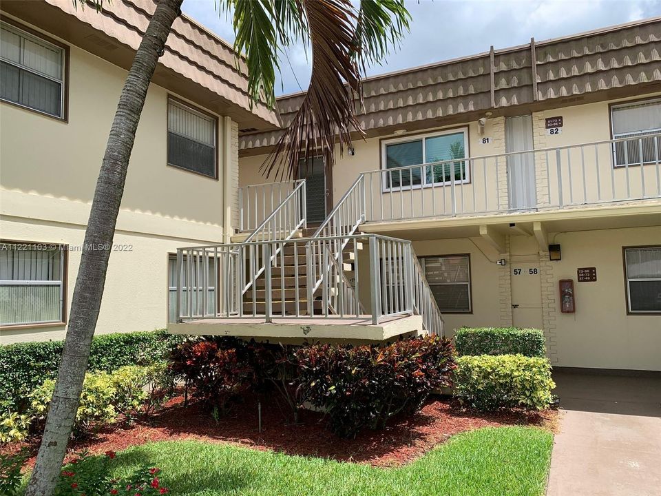 Recently Sold: $129,000 (2 beds, 2 baths, 907 Square Feet)