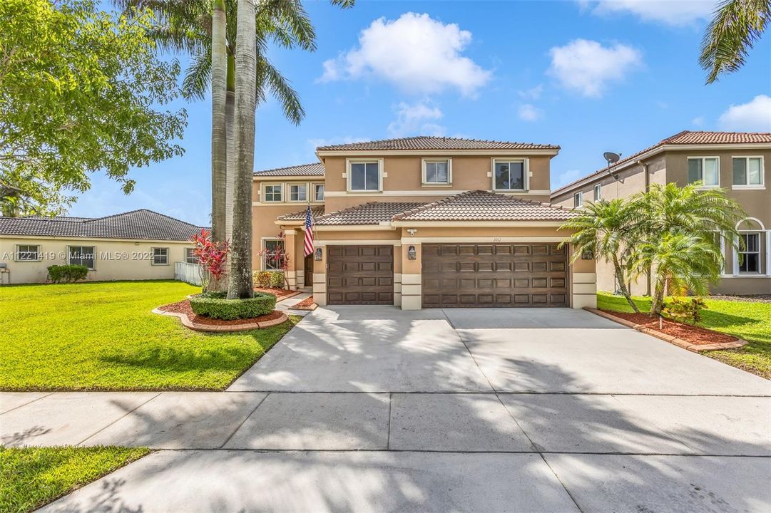 Recently Sold: $1,200,000 (6 beds, 4 baths, 3122 Square Feet)