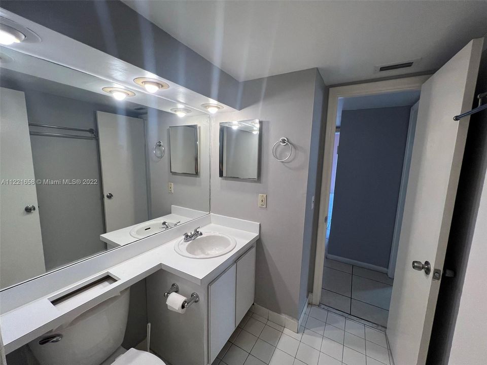 Recently Sold: $299,000 (2 beds, 2 baths, 1056 Square Feet)