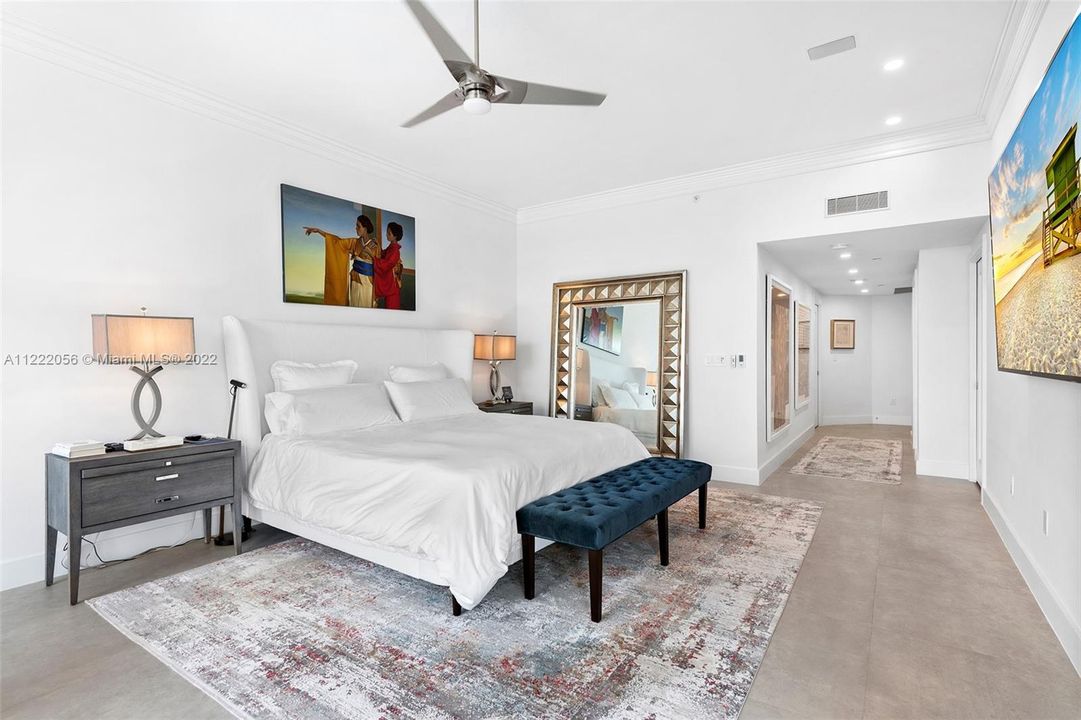 Recently Sold: $5,495,000 (3 beds, 4 baths, 3480 Square Feet)