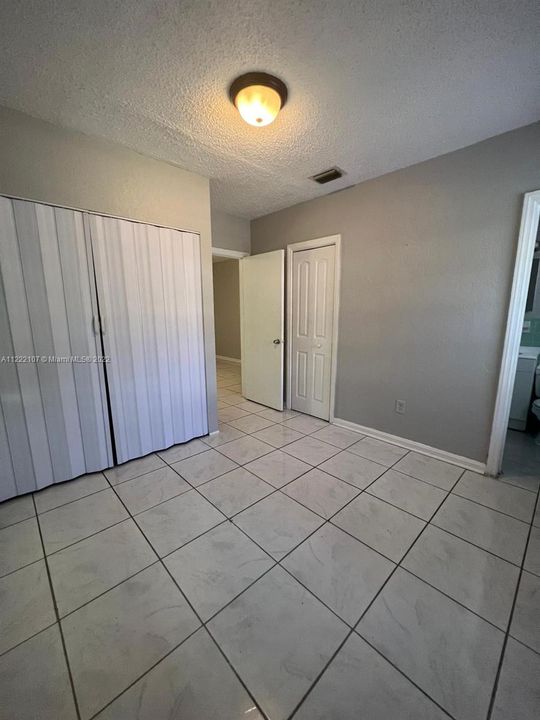 Recientemente alquilado: $1,400 (1 camas, 1 baños, 650 Pies cuadrados)