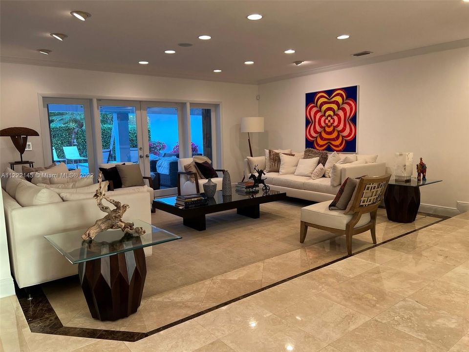 Recently Sold: $2,349,000 (4 beds, 4 baths, 3238 Square Feet)