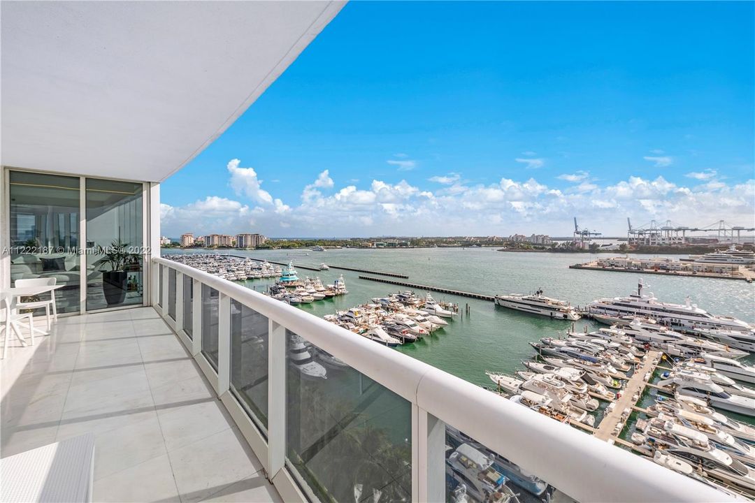 Recently Sold: $3,399,000 (2 beds, 2 baths, 2003 Square Feet)