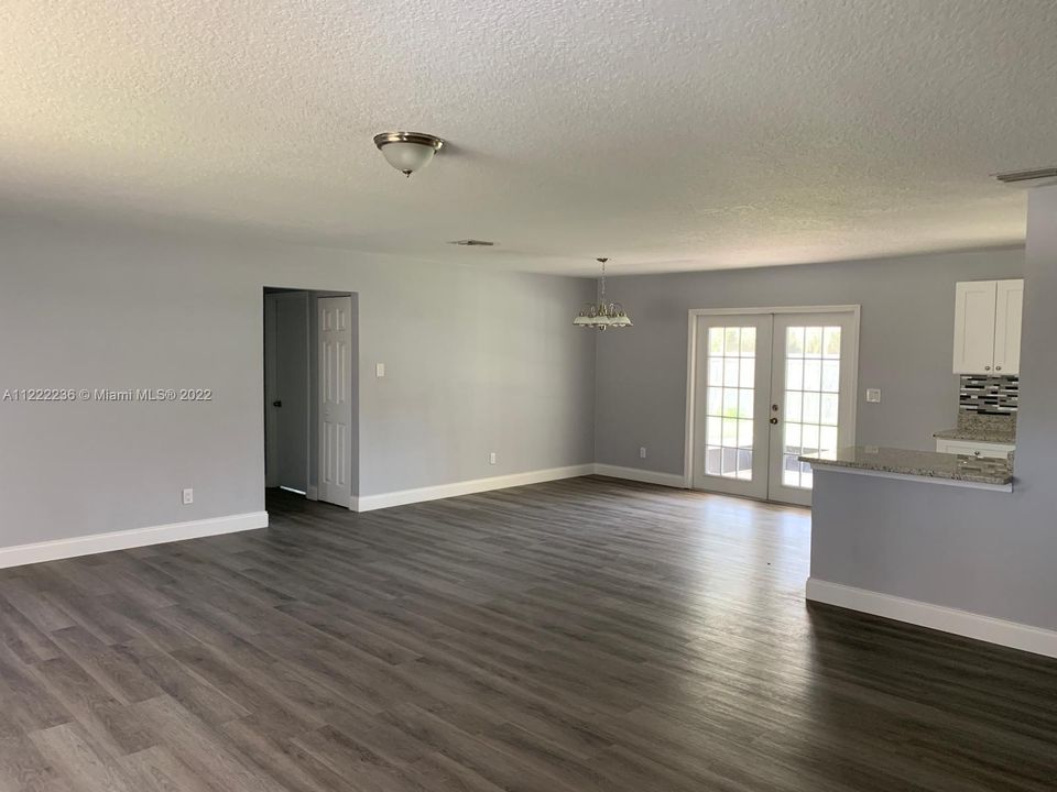 Recently Rented: $2,200 (3 beds, 2 baths, 1432 Square Feet)