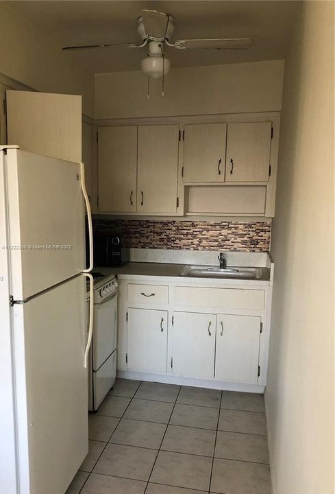 Recently Sold: $173,000 (1 beds, 1 baths, 588 Square Feet)