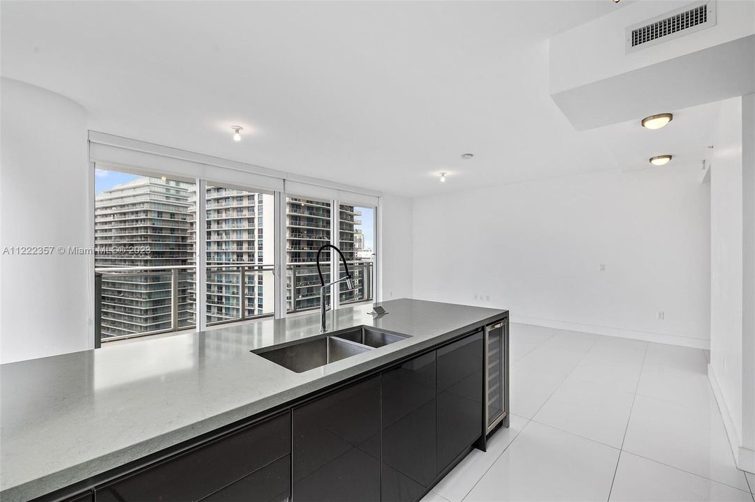 Recently Sold: $895,000 (2 beds, 2 baths, 1134 Square Feet)