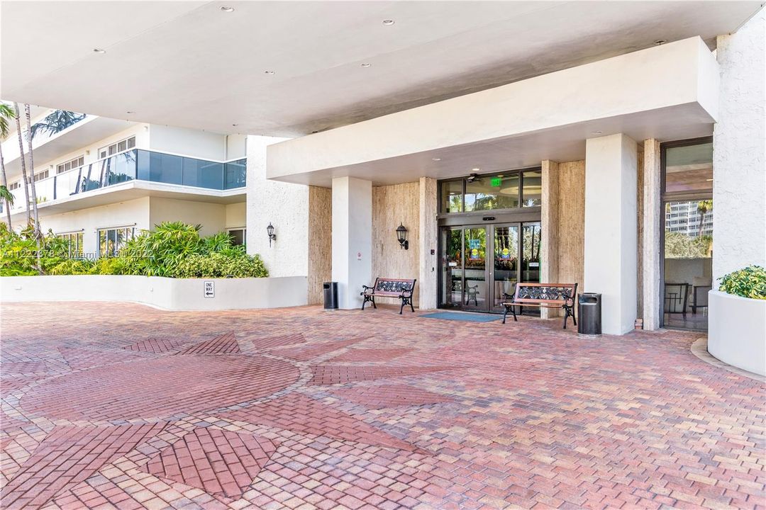 Recently Sold: $999,995 (2 beds, 2 baths, 1771 Square Feet)
