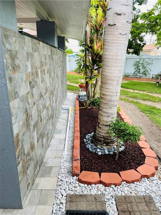 Recently Sold: $635,000 (4 beds, 3 baths, 3552 Square Feet)