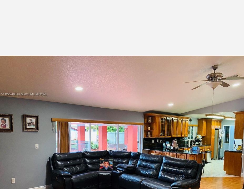 Recently Sold: $635,000 (4 beds, 3 baths, 3552 Square Feet)