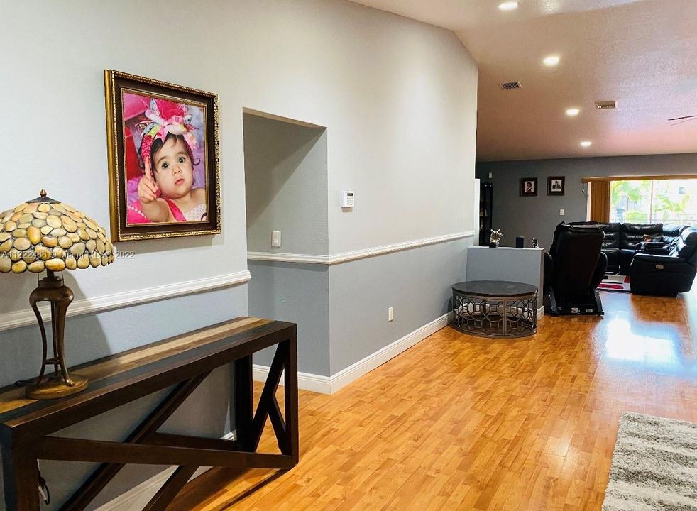 Recently Sold: $635,000 (4 beds, 3 baths, 3552 Square Feet)