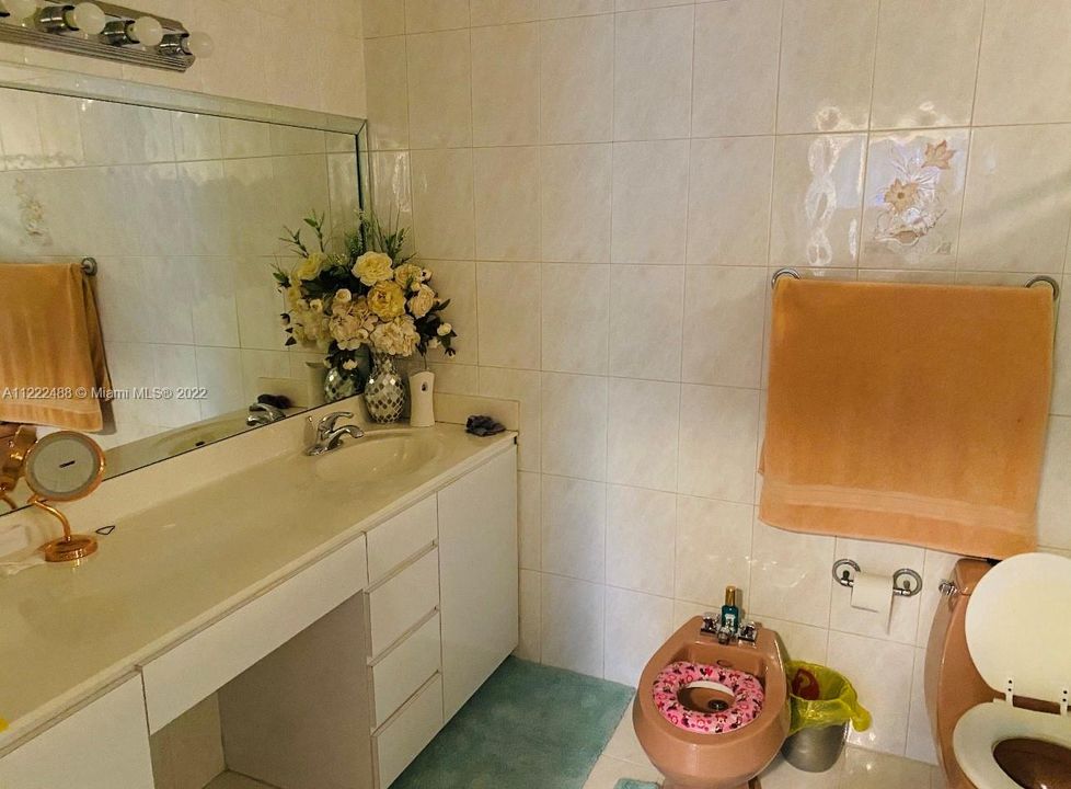 Recently Sold: $635,000 (4 beds, 3 baths, 3552 Square Feet)