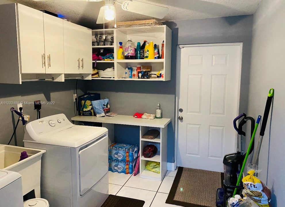 Recently Sold: $635,000 (4 beds, 3 baths, 3552 Square Feet)