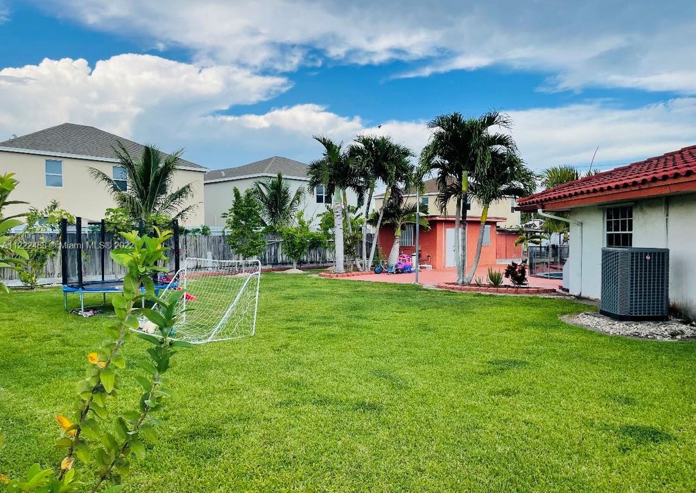 Recently Sold: $635,000 (4 beds, 3 baths, 3552 Square Feet)