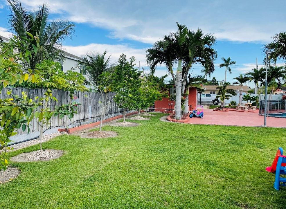 Recently Sold: $635,000 (4 beds, 3 baths, 3552 Square Feet)