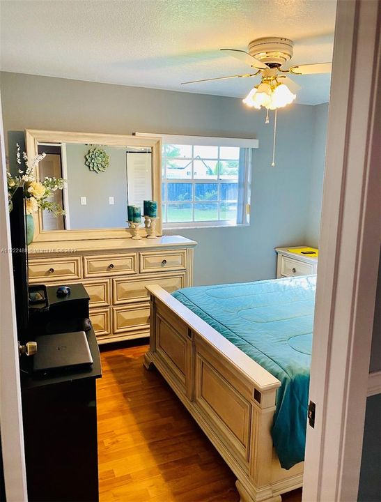 Recently Sold: $635,000 (4 beds, 3 baths, 3552 Square Feet)