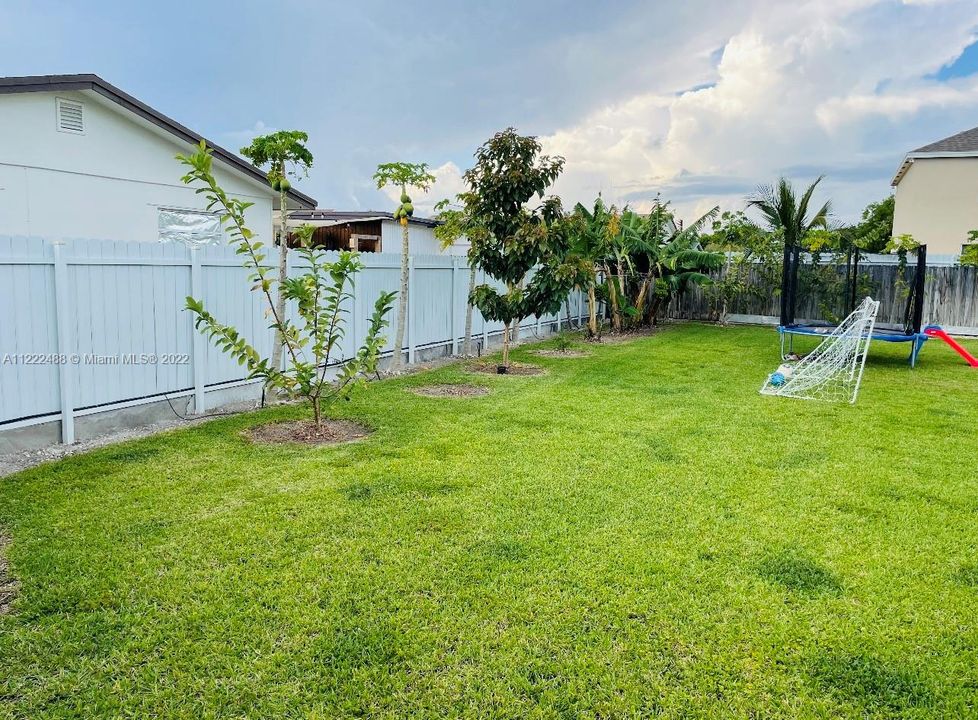 Recently Sold: $635,000 (4 beds, 3 baths, 3552 Square Feet)