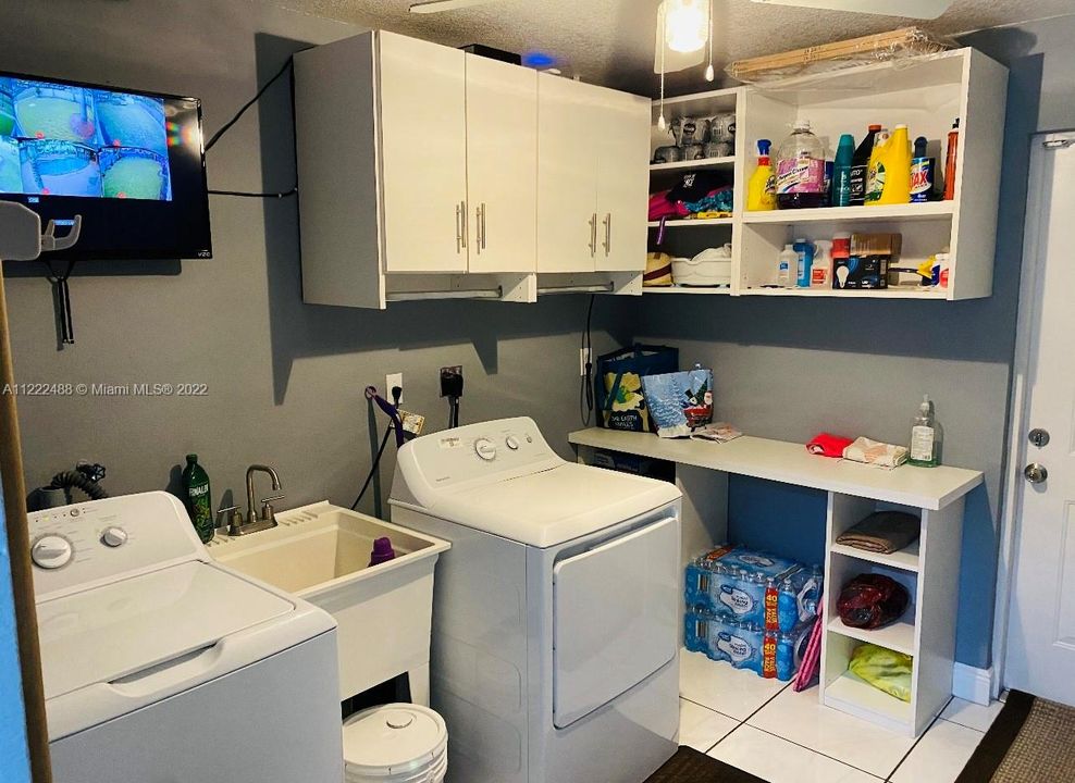 Recently Sold: $635,000 (4 beds, 3 baths, 3552 Square Feet)