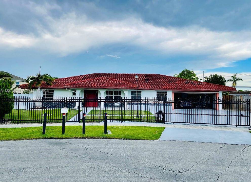 Recently Sold: $635,000 (4 beds, 3 baths, 3552 Square Feet)