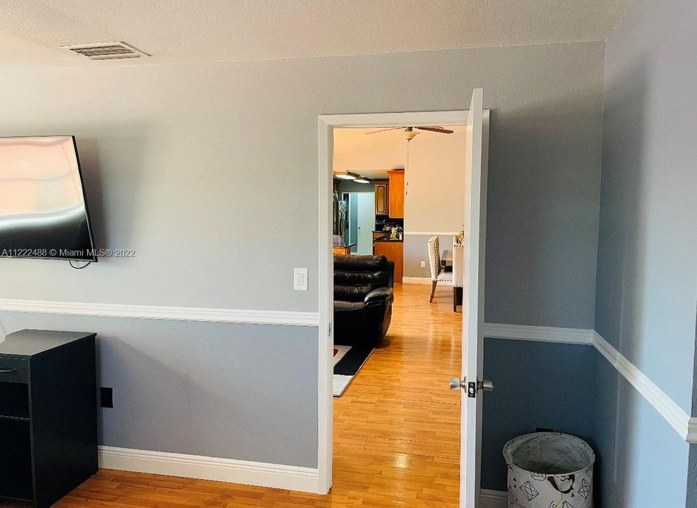 Recently Sold: $635,000 (4 beds, 3 baths, 3552 Square Feet)