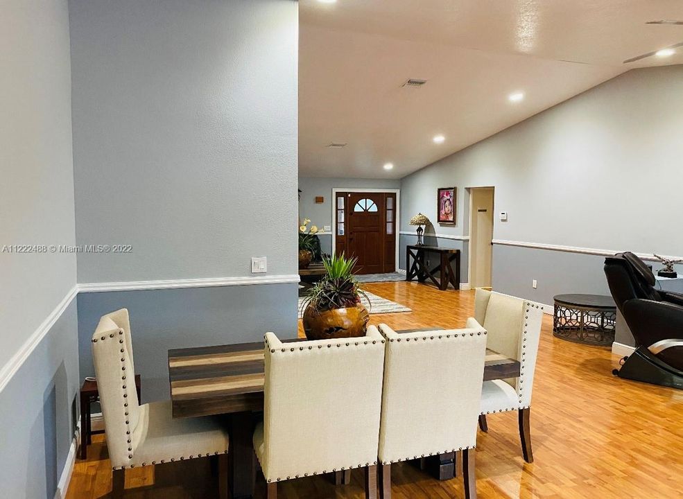 Recently Sold: $635,000 (4 beds, 3 baths, 3552 Square Feet)