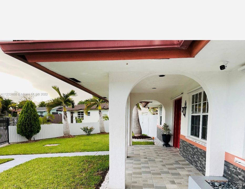 Recently Sold: $635,000 (4 beds, 3 baths, 3552 Square Feet)