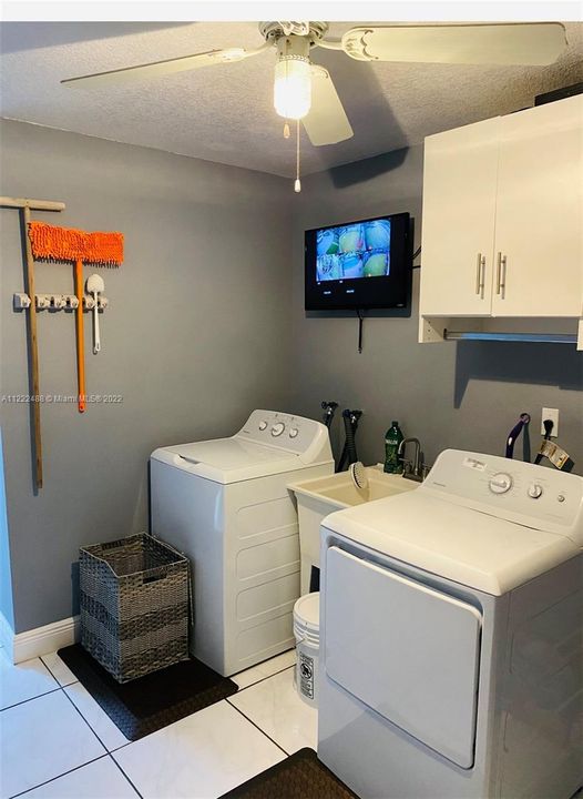 Recently Sold: $635,000 (4 beds, 3 baths, 3552 Square Feet)