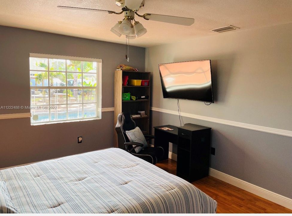 Recently Sold: $635,000 (4 beds, 3 baths, 3552 Square Feet)