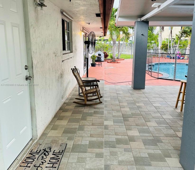 Recently Sold: $635,000 (4 beds, 3 baths, 3552 Square Feet)