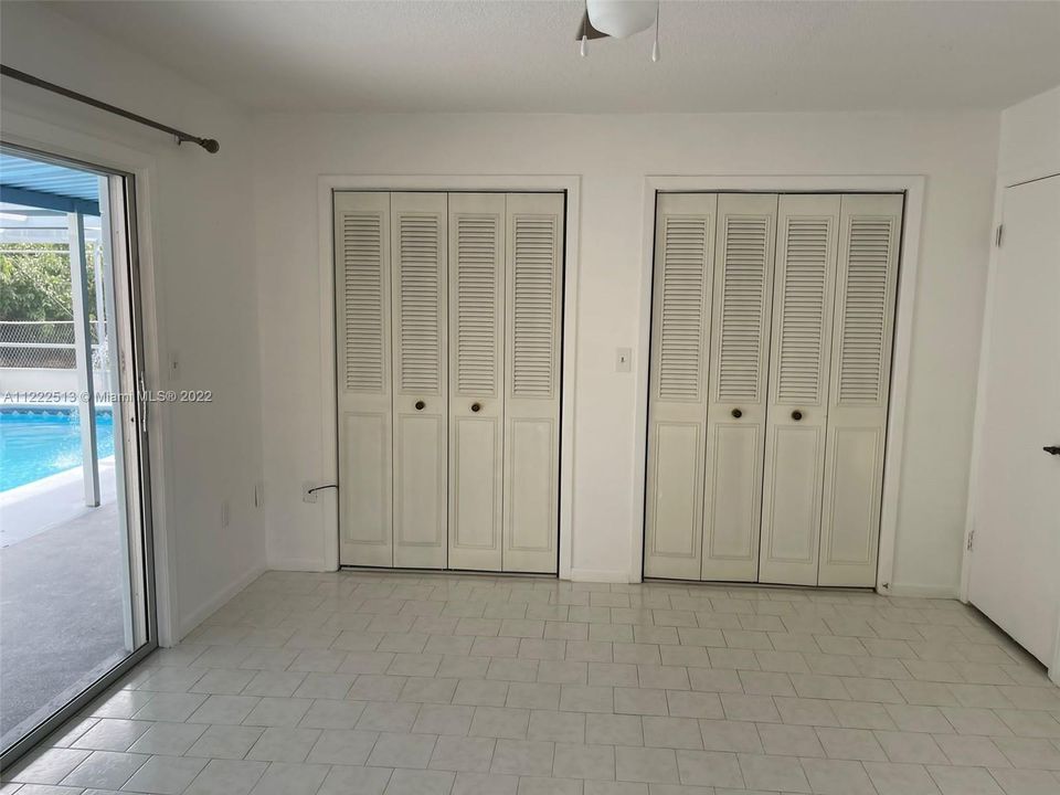 Недавно продано: $275,000 (2 спален, 2 ванн, 1720 Квадратных фут)