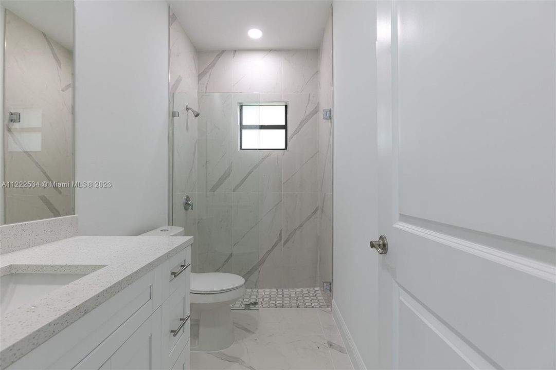 Recently Sold: $550,000 (3 beds, 2 baths, 1631 Square Feet)