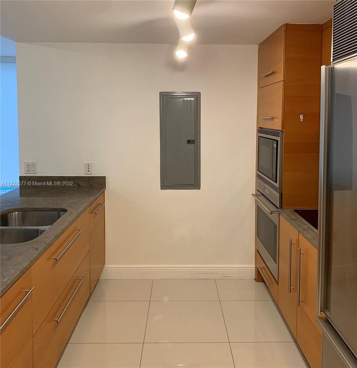 Recently Rented: $6,000 (2 beds, 2 baths, 1269 Square Feet)