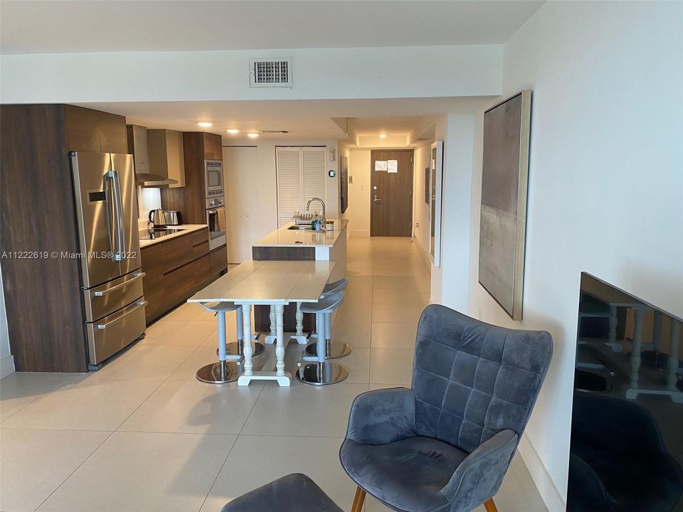 Recently Sold: $1,159,000 (2 beds, 2 baths, 1303 Square Feet)