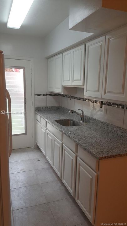 Recently Rented: $2,200 (2 beds, 2 baths, 956 Square Feet)