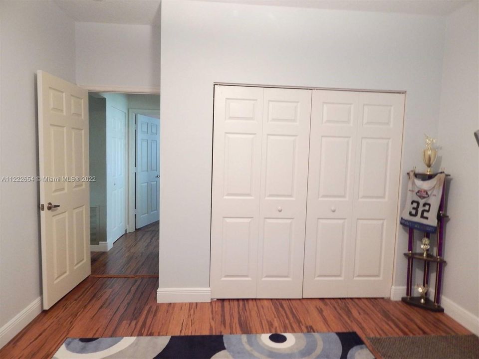 最近售出: $645,000 (3 贝兹, 2 浴室, 2060 平方英尺)