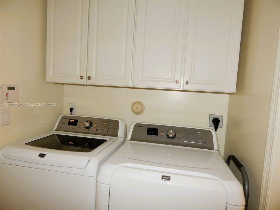 最近售出: $645,000 (3 贝兹, 2 浴室, 2060 平方英尺)