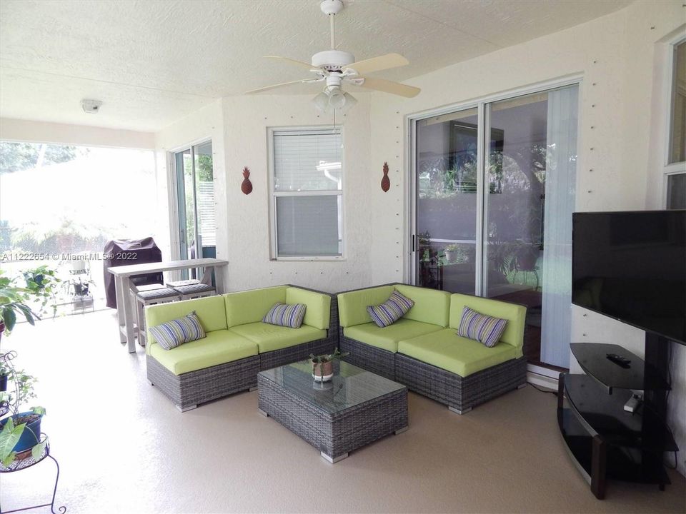 最近售出: $645,000 (3 贝兹, 2 浴室, 2060 平方英尺)