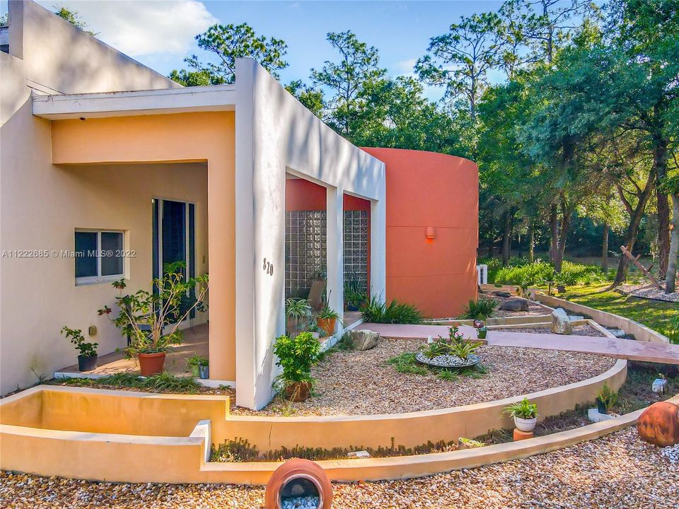 Vendido Recientemente: $980,000 (4 camas, 2 baños, 4666 Pies cuadrados)