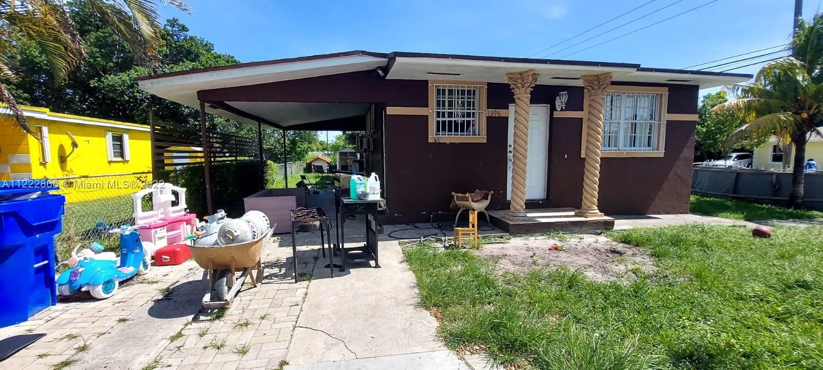 Recently Sold: $295,000 (3 beds, 1 baths, 1098 Square Feet)