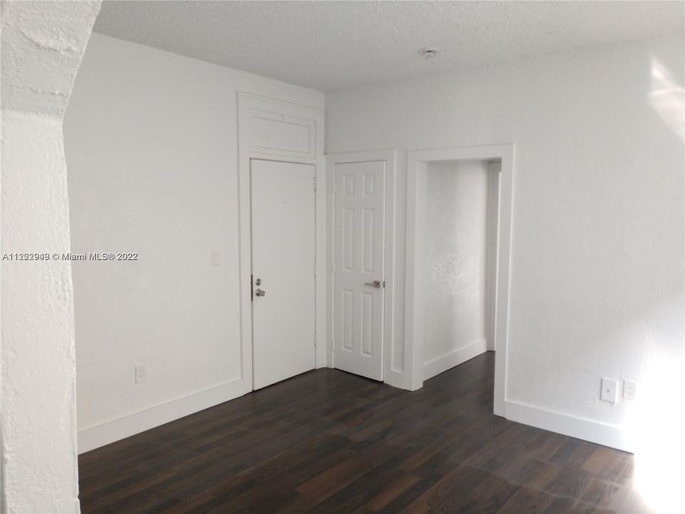Recently Sold: $225,000 (1 beds, 1 baths, 440 Square Feet)