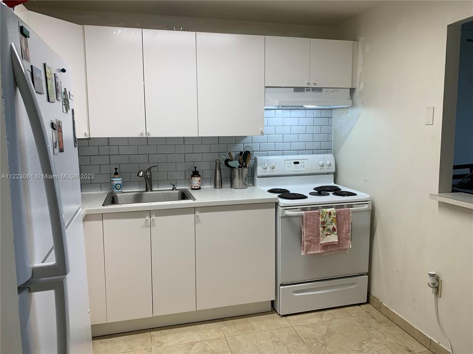 Recently Sold: $173,000 (1 beds, 1 baths, 728 Square Feet)