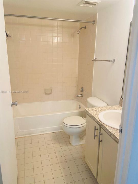 最近租的: $1,750 (1 贝兹, 1 浴室, 744 平方英尺)
