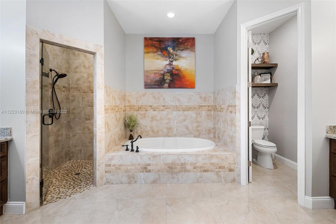 Recently Sold: $725,000 (4 beds, 3 baths, 2445 Square Feet)