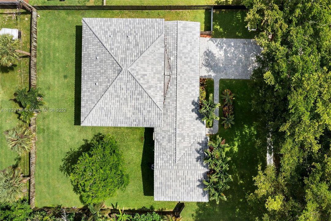 Recently Sold: $725,000 (4 beds, 3 baths, 2445 Square Feet)