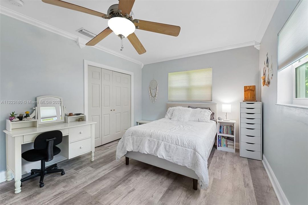 Recently Sold: $725,000 (4 beds, 3 baths, 2445 Square Feet)