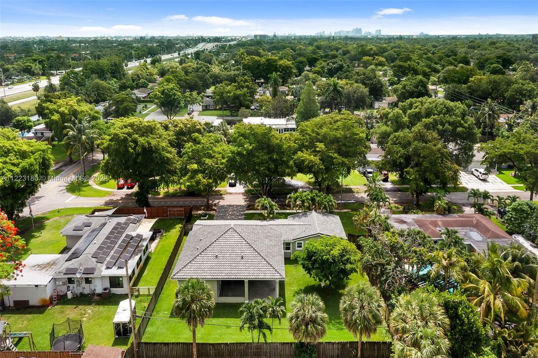 Recently Sold: $725,000 (4 beds, 3 baths, 2445 Square Feet)