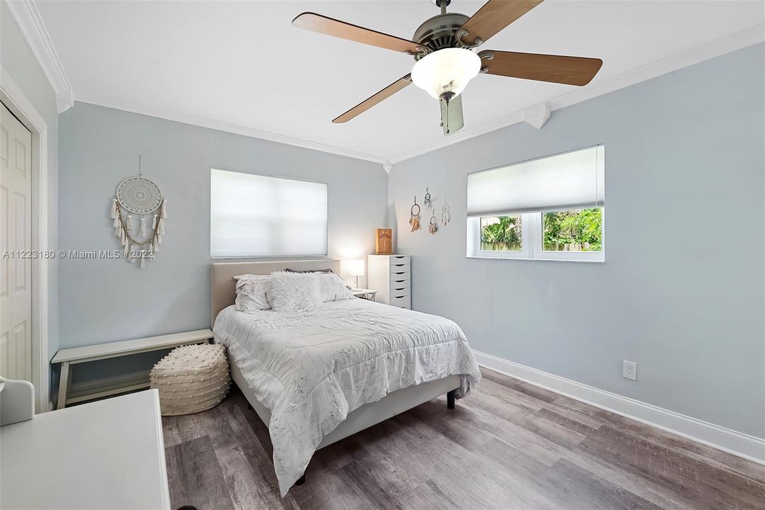 Recently Sold: $725,000 (4 beds, 3 baths, 2445 Square Feet)